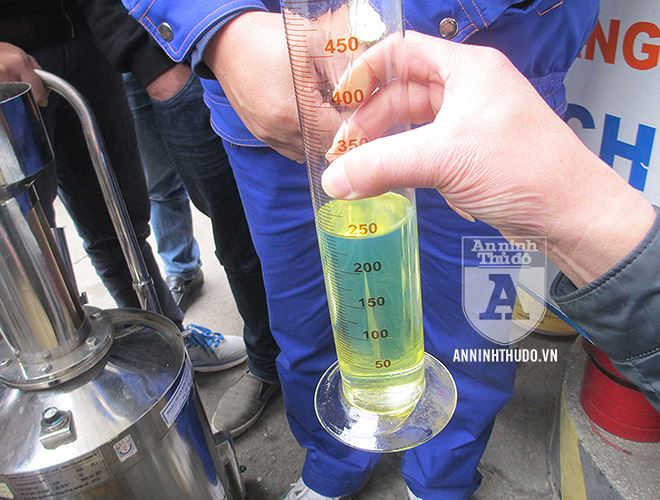 Toàn cảnh cuộc thực nghiệm đổ xăng giữa Petrolimex và lái xe ôtô khiếu nại